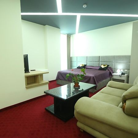 Hotel Vllaznia Shkodër Екстериор снимка