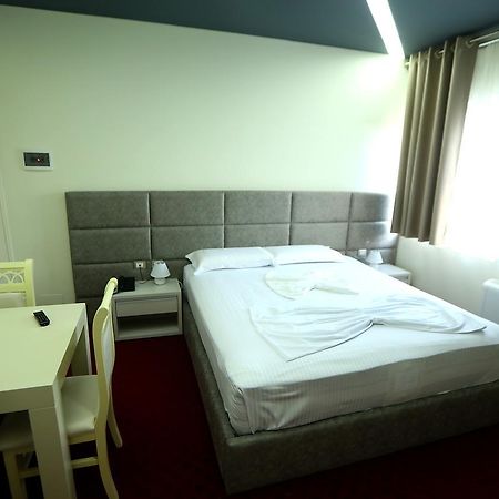 Hotel Vllaznia Shkodër Екстериор снимка