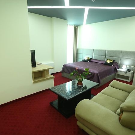 Hotel Vllaznia Shkodër Екстериор снимка