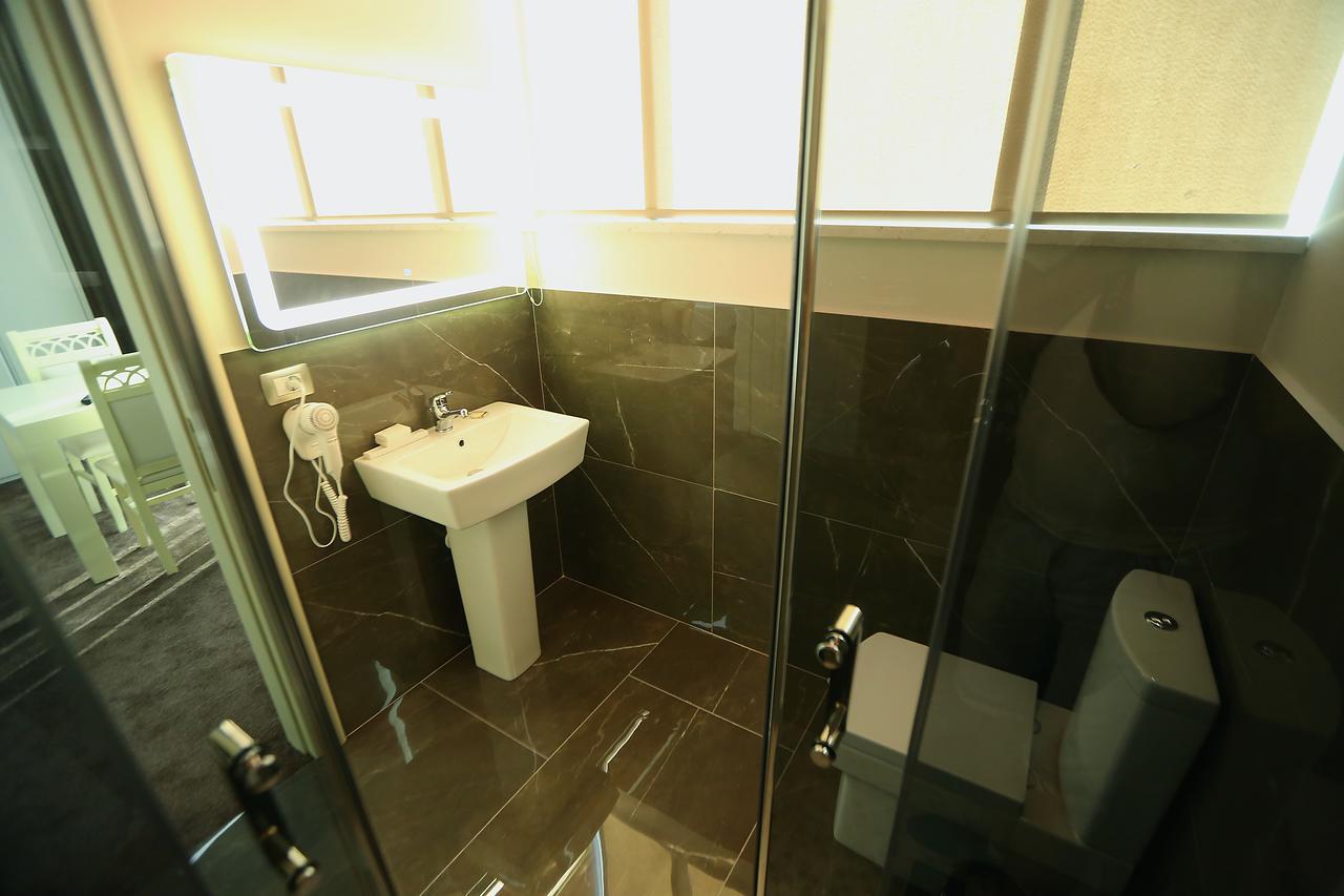 Hotel Vllaznia Shkodër Екстериор снимка