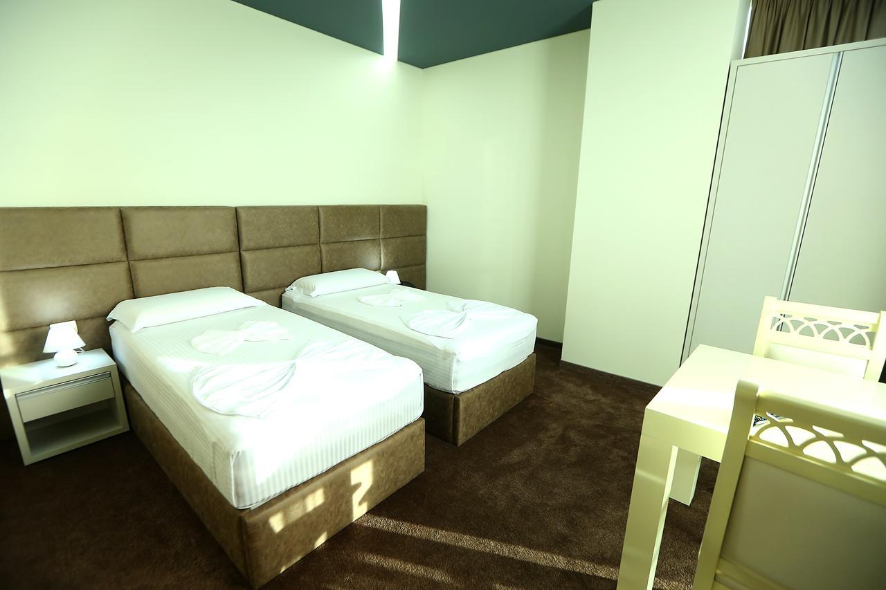 Hotel Vllaznia Shkodër Екстериор снимка