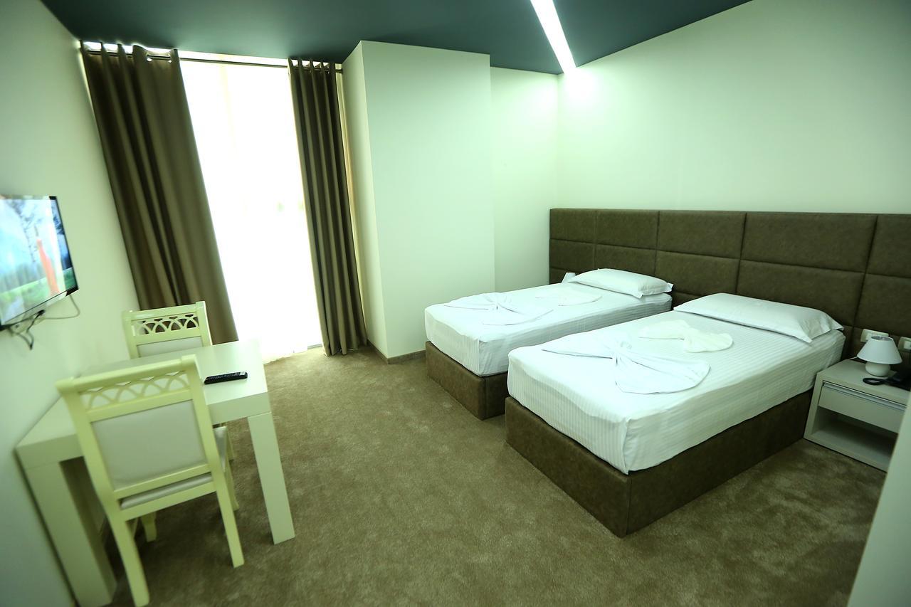 Hotel Vllaznia Shkodër Екстериор снимка