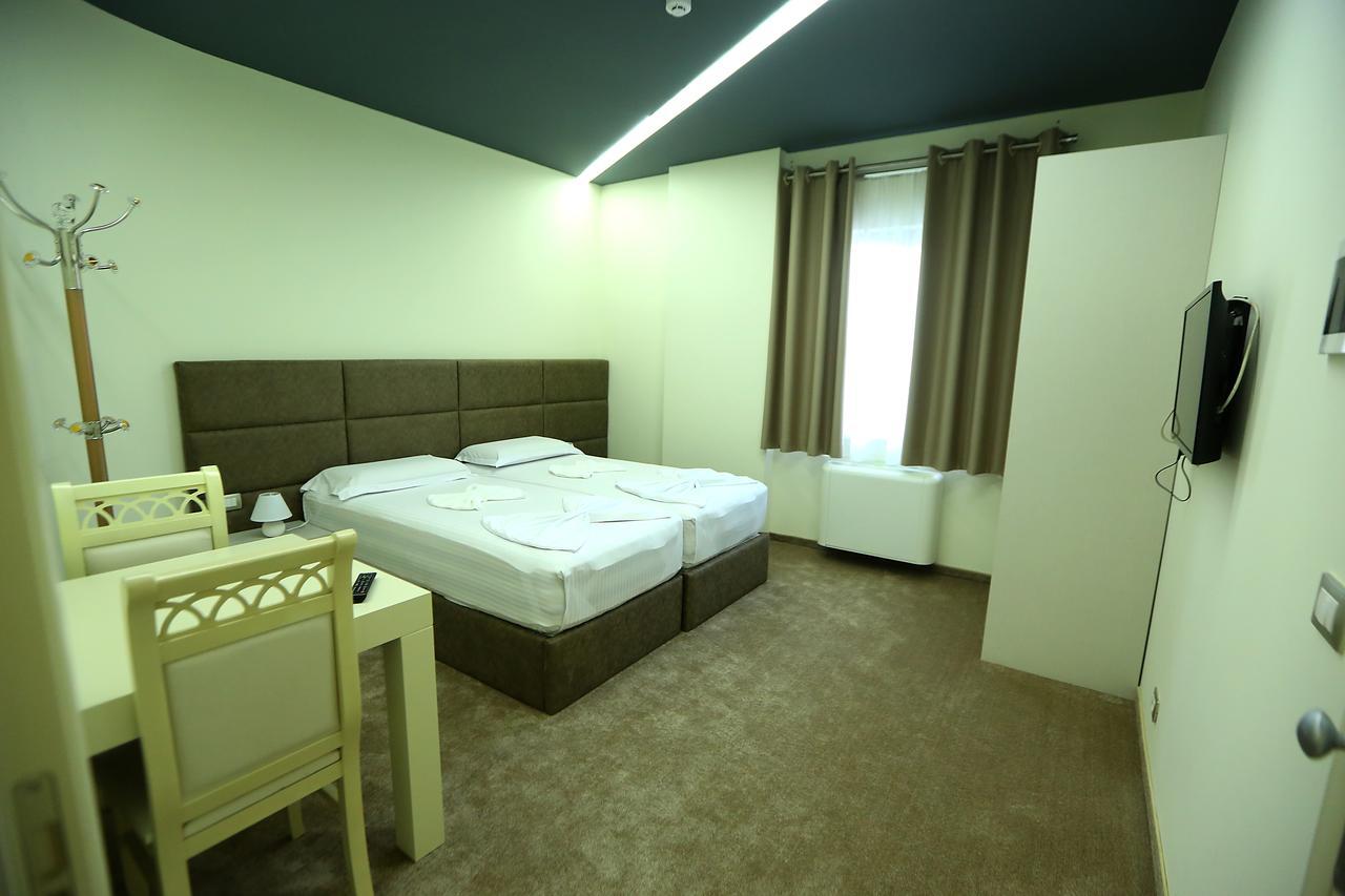 Hotel Vllaznia Shkodër Екстериор снимка