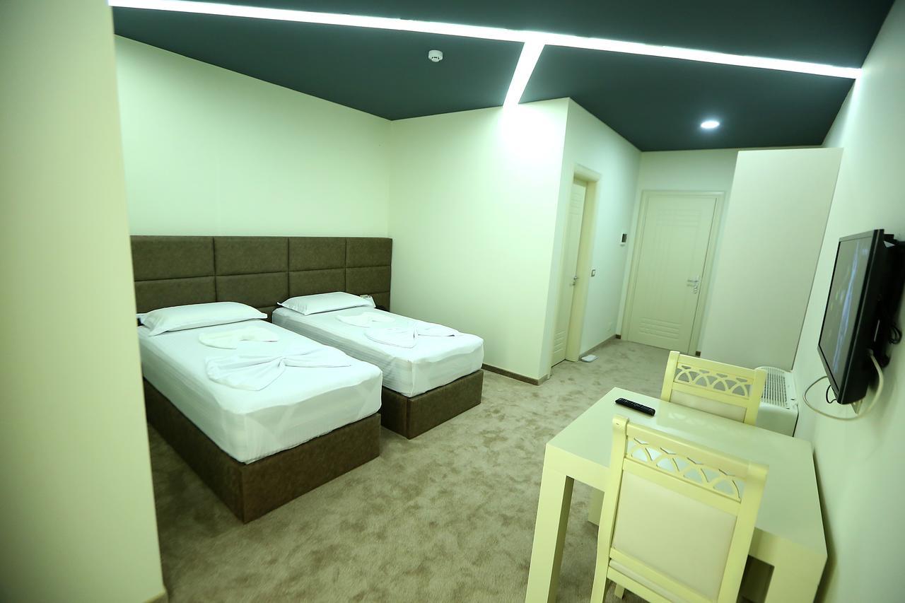 Hotel Vllaznia Shkodër Екстериор снимка