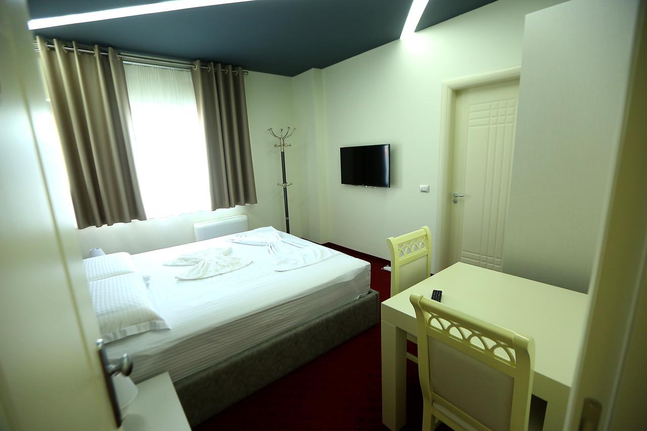 Hotel Vllaznia Shkodër Екстериор снимка