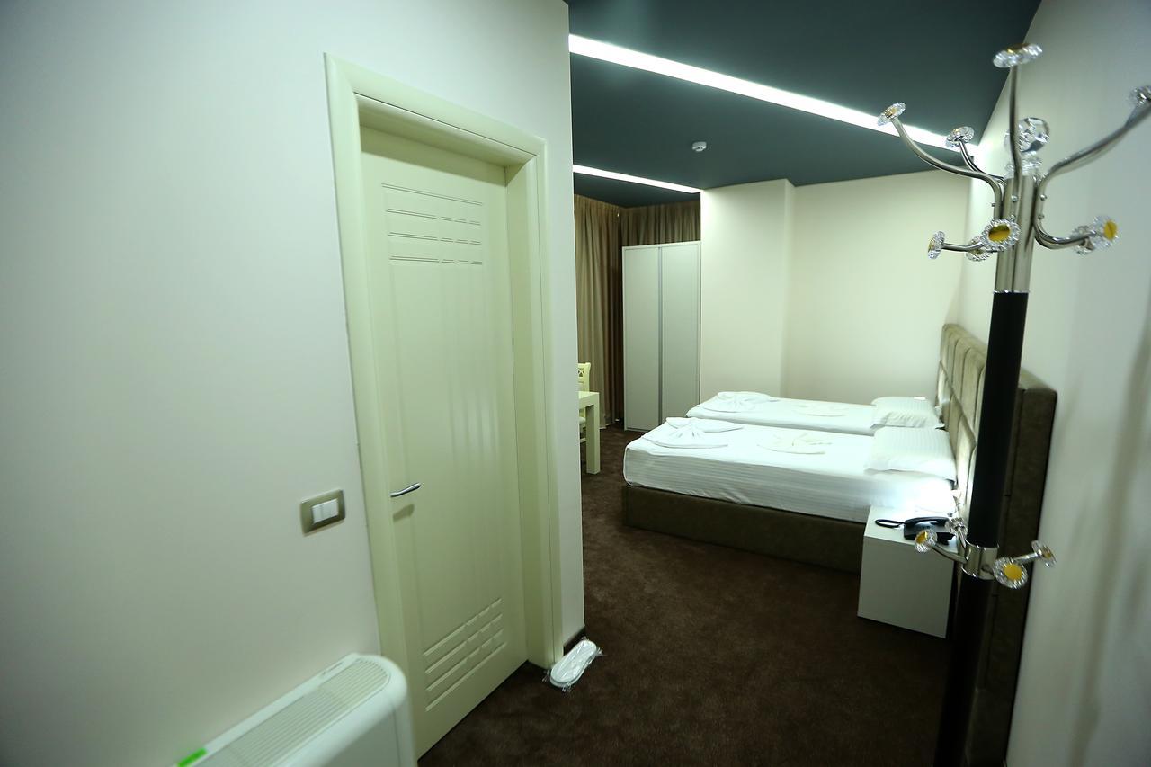 Hotel Vllaznia Shkodër Екстериор снимка