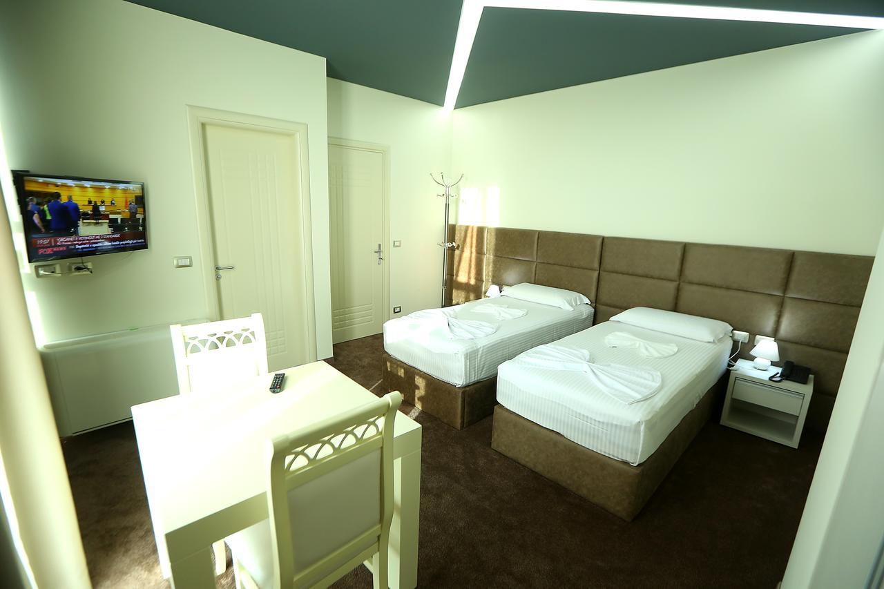 Hotel Vllaznia Shkodër Екстериор снимка