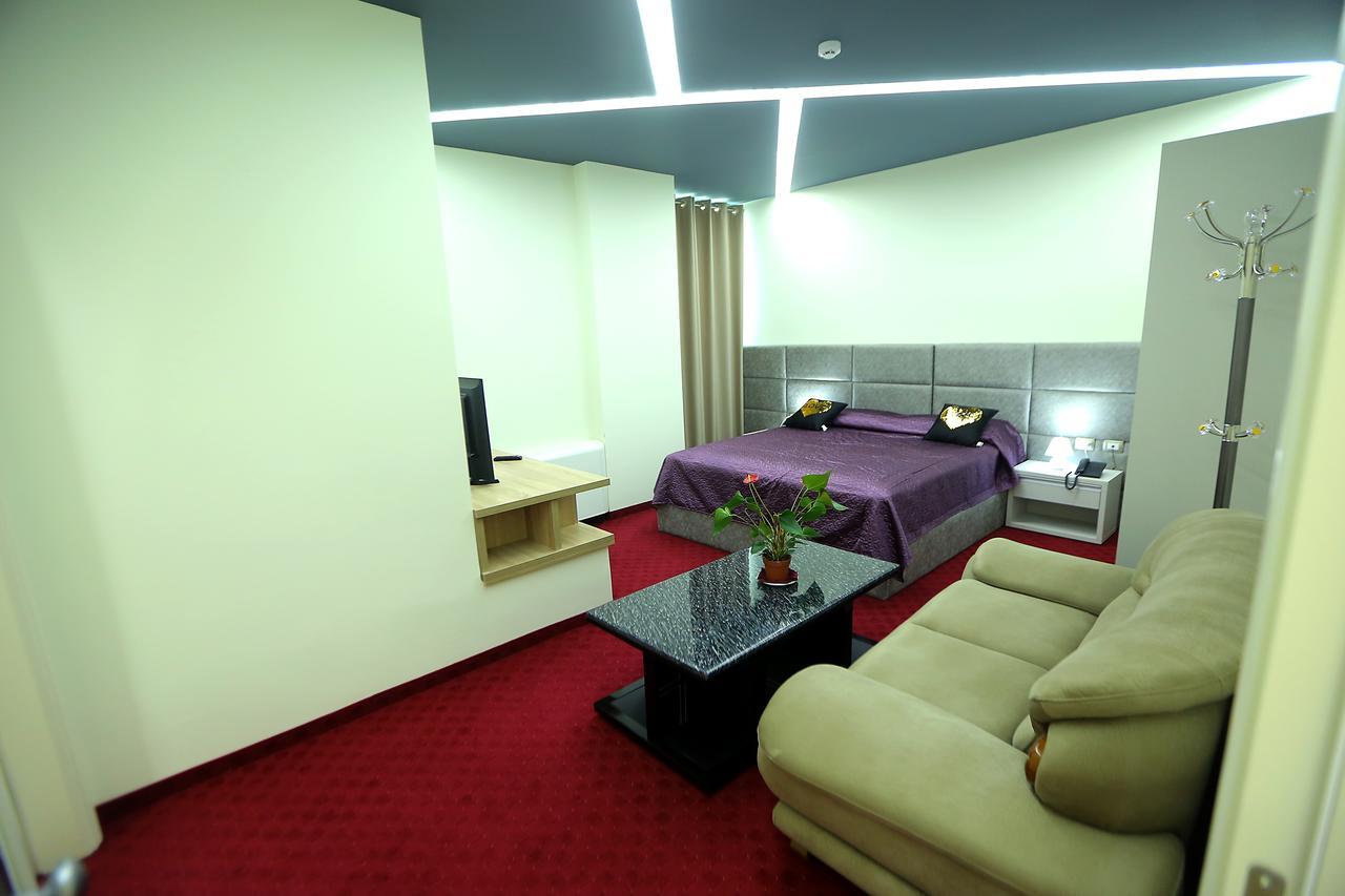 Hotel Vllaznia Shkodër Екстериор снимка