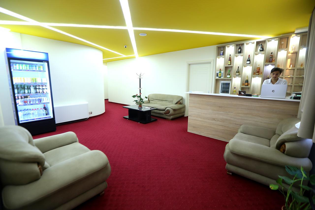 Hotel Vllaznia Shkodër Екстериор снимка