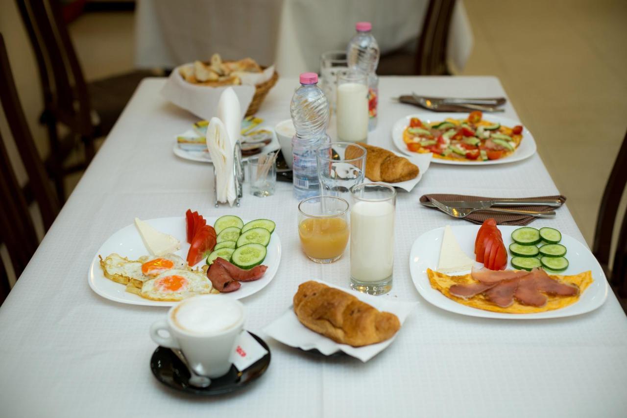 Hotel Vllaznia Shkodër Екстериор снимка