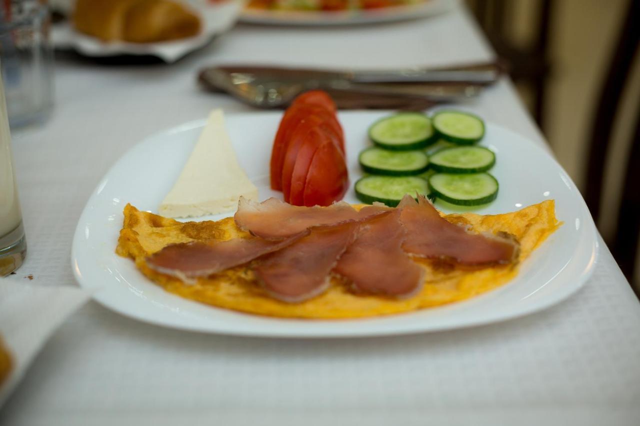 Hotel Vllaznia Shkodër Екстериор снимка